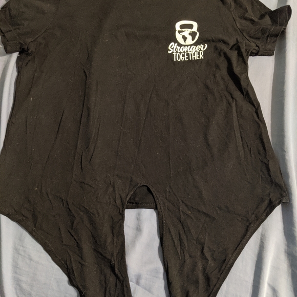 Barbella Box Stronger Together Front-Tie Crop top - Picture 3 of 3